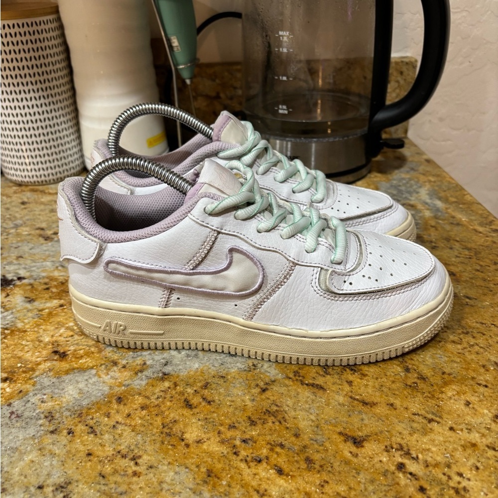 Nike Air Force 1 size 5.5